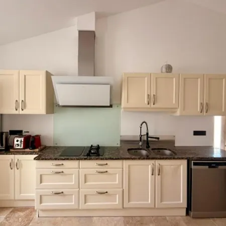 House Of 103 M With 2 Terraces In Casa vacanze